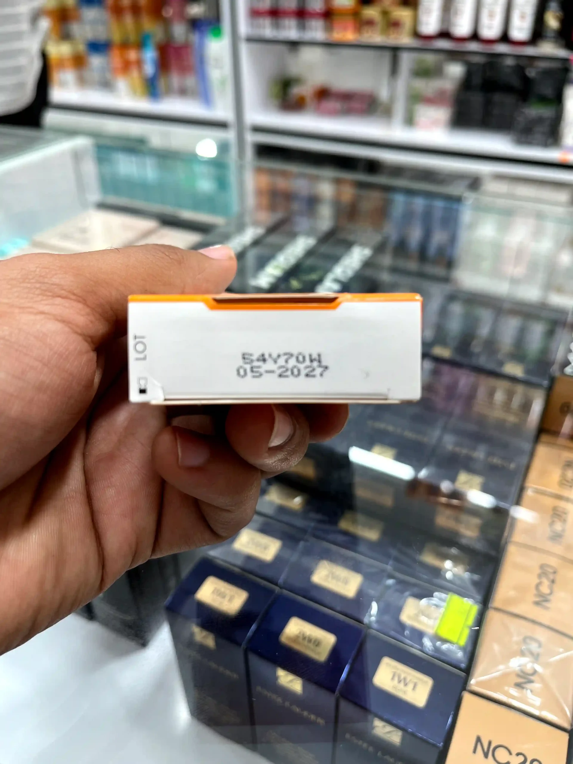 کرم ضد آفتاب لاروش پوزای مدل آنتلیوس یووی مون ۴۰۰ SPF 50+ حجم ۵۰ میلی لیتر - تصویر 4