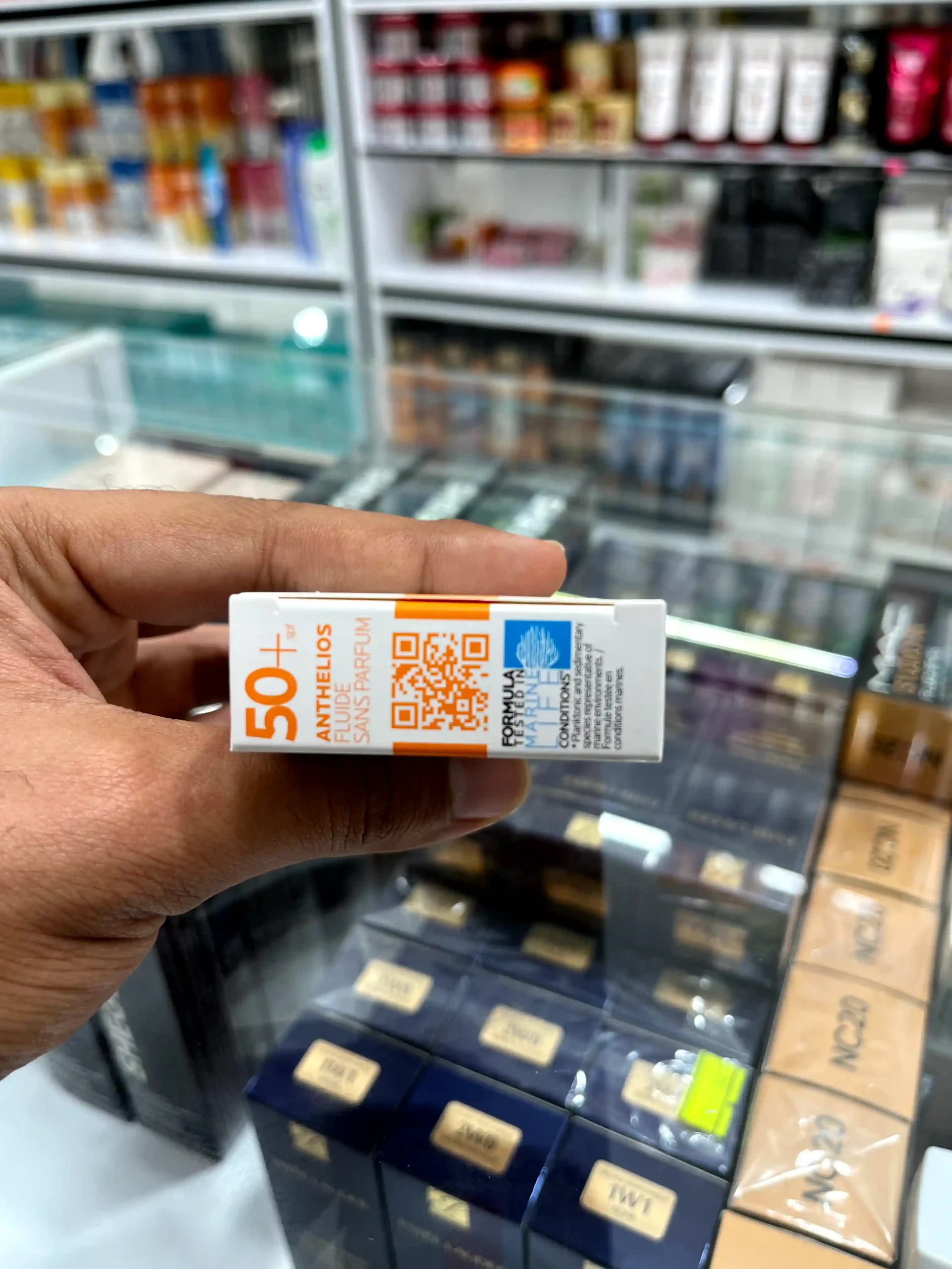 کرم ضد آفتاب لاروش پوزای مدل آنتلیوس یووی مون ۴۰۰ SPF 50+ حجم ۵۰ میلی لیتر - تصویر 5