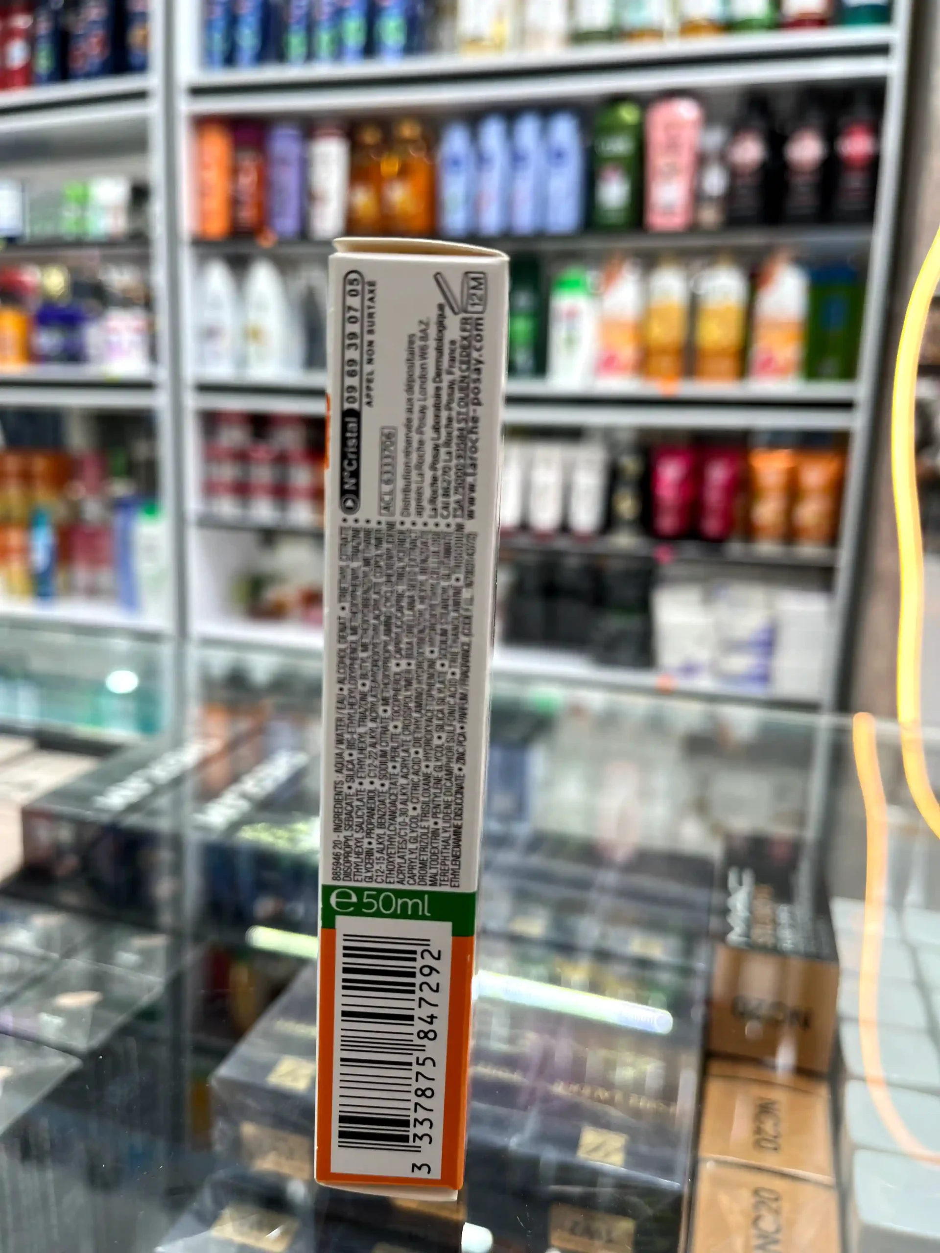 ضد آفتاب بی رنگ لاروش پوزای La Roche Posay مخصوص پوست چرب 50میل - تصویر 4